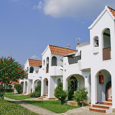 Son Bou Apartments Bagian luar foto