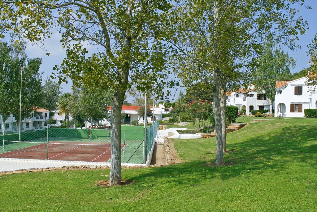 Son Bou Apartments Bagian luar foto