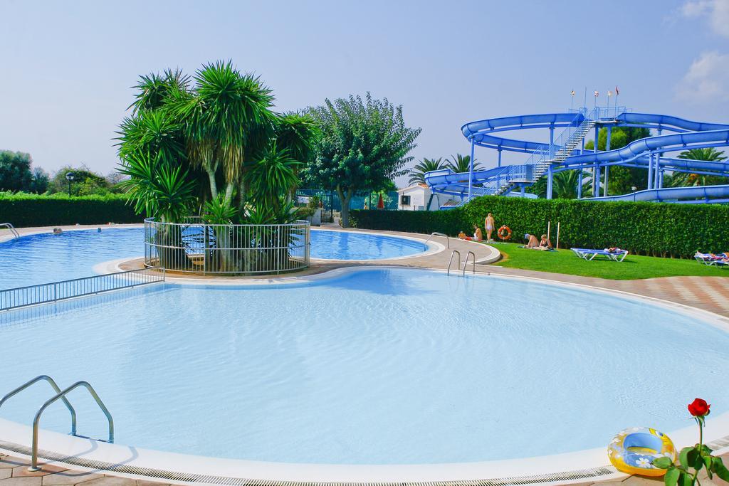 Son Bou Apartments Bagian luar foto