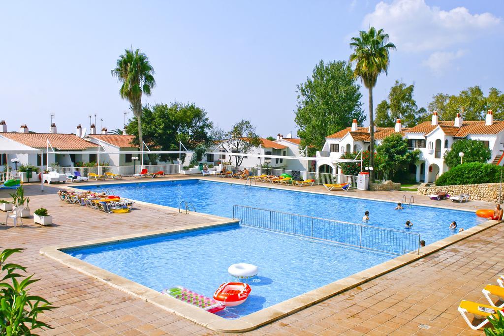 Son Bou Apartments Bagian luar foto