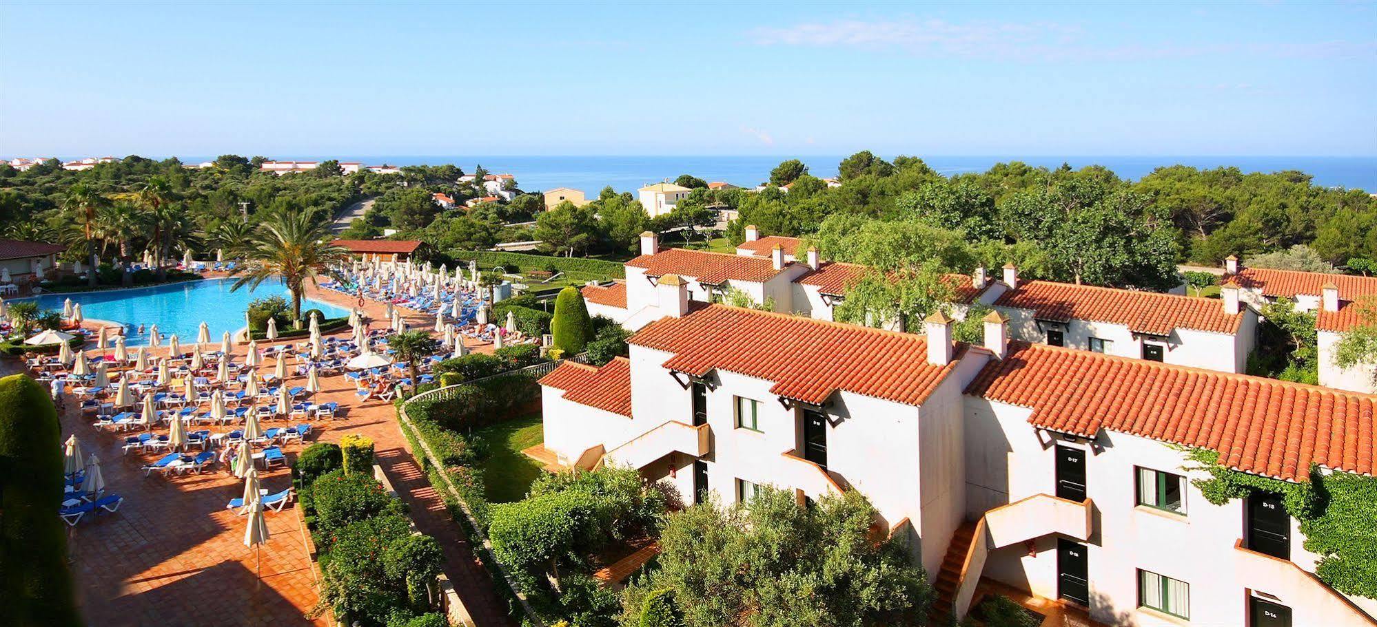 Son Bou Apartments Bagian luar foto