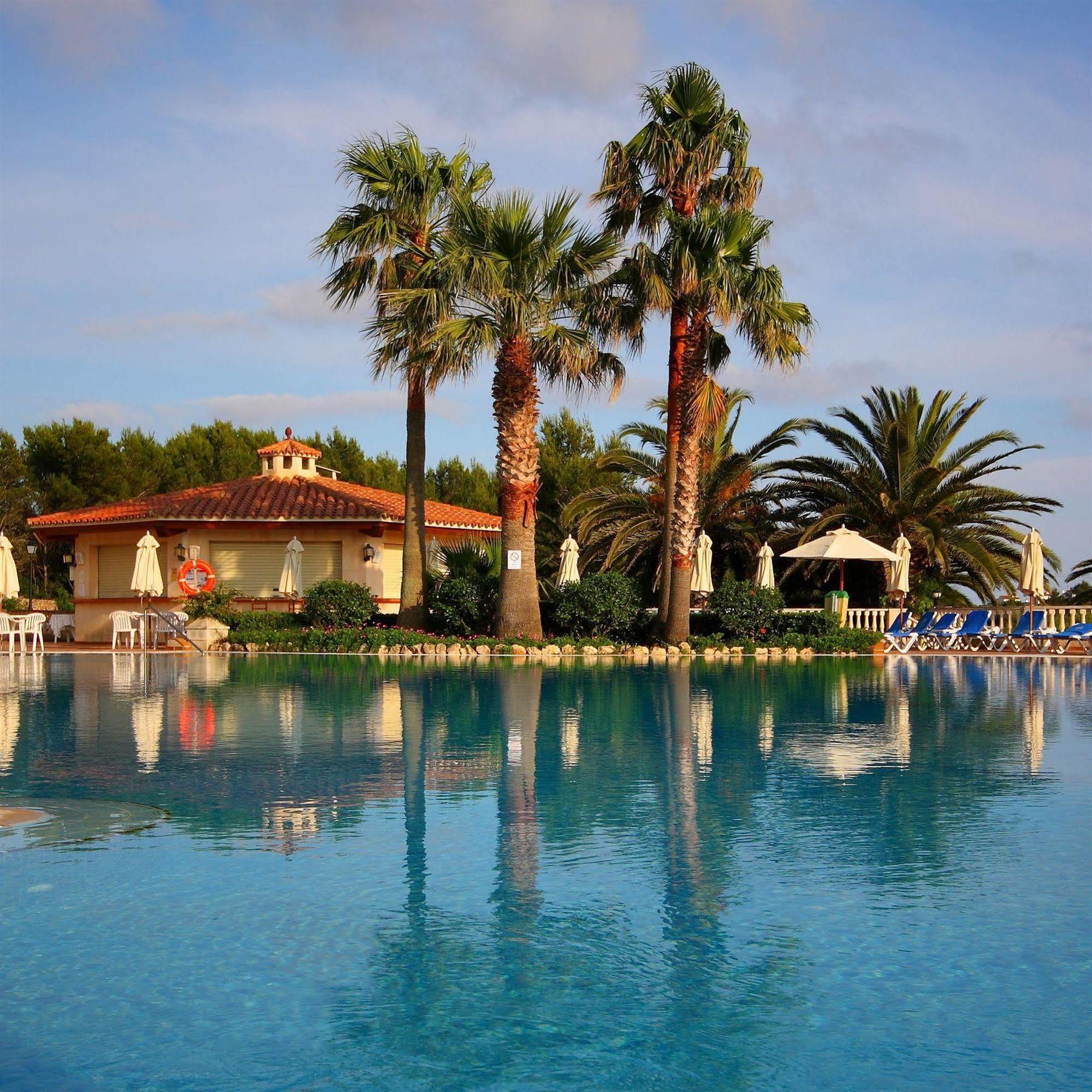 Son Bou Apartments Bagian luar foto