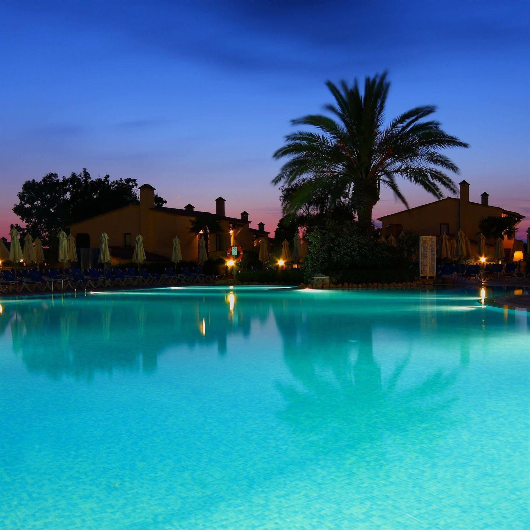 Son Bou Apartments Bagian luar foto