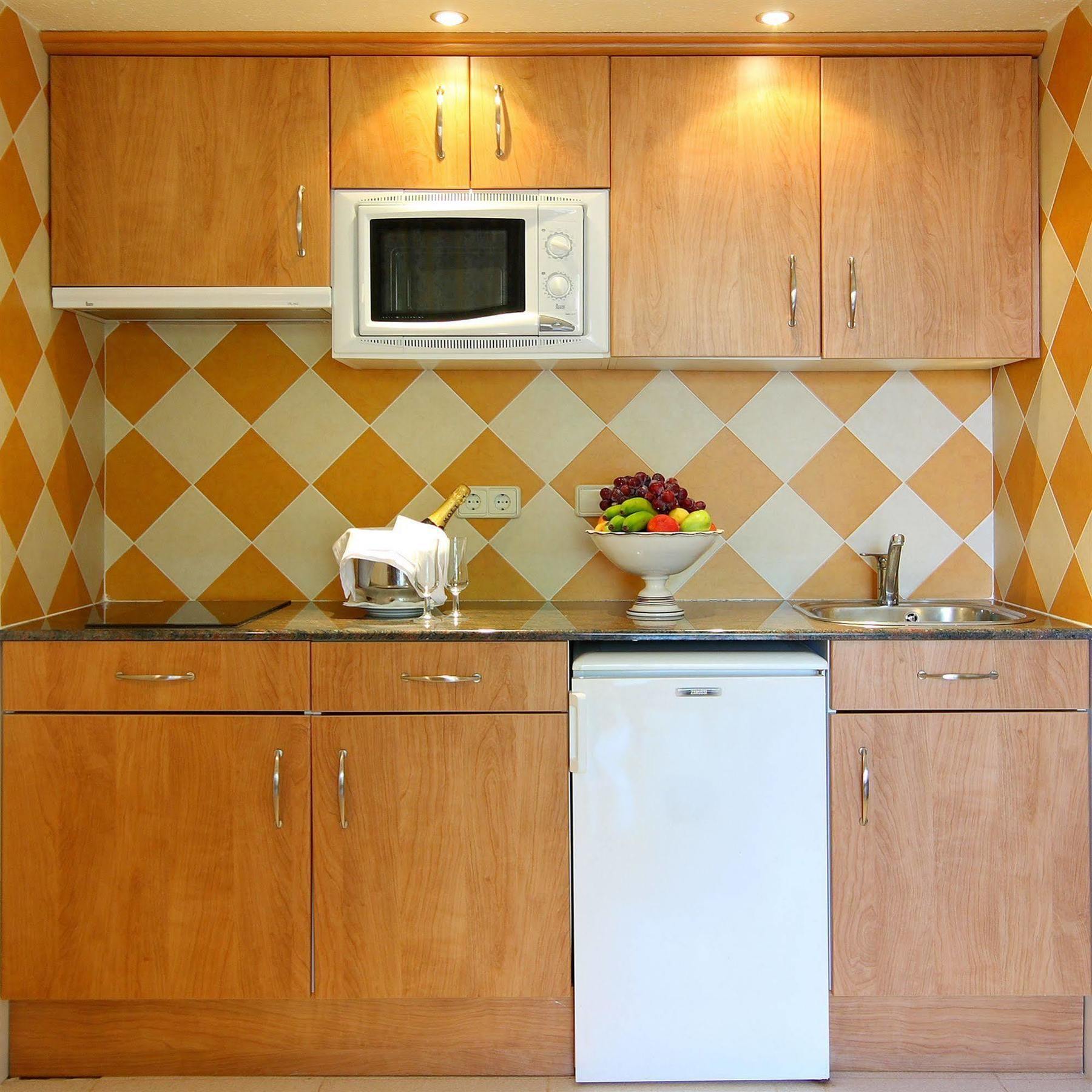 Son Bou Apartments Bagian luar foto