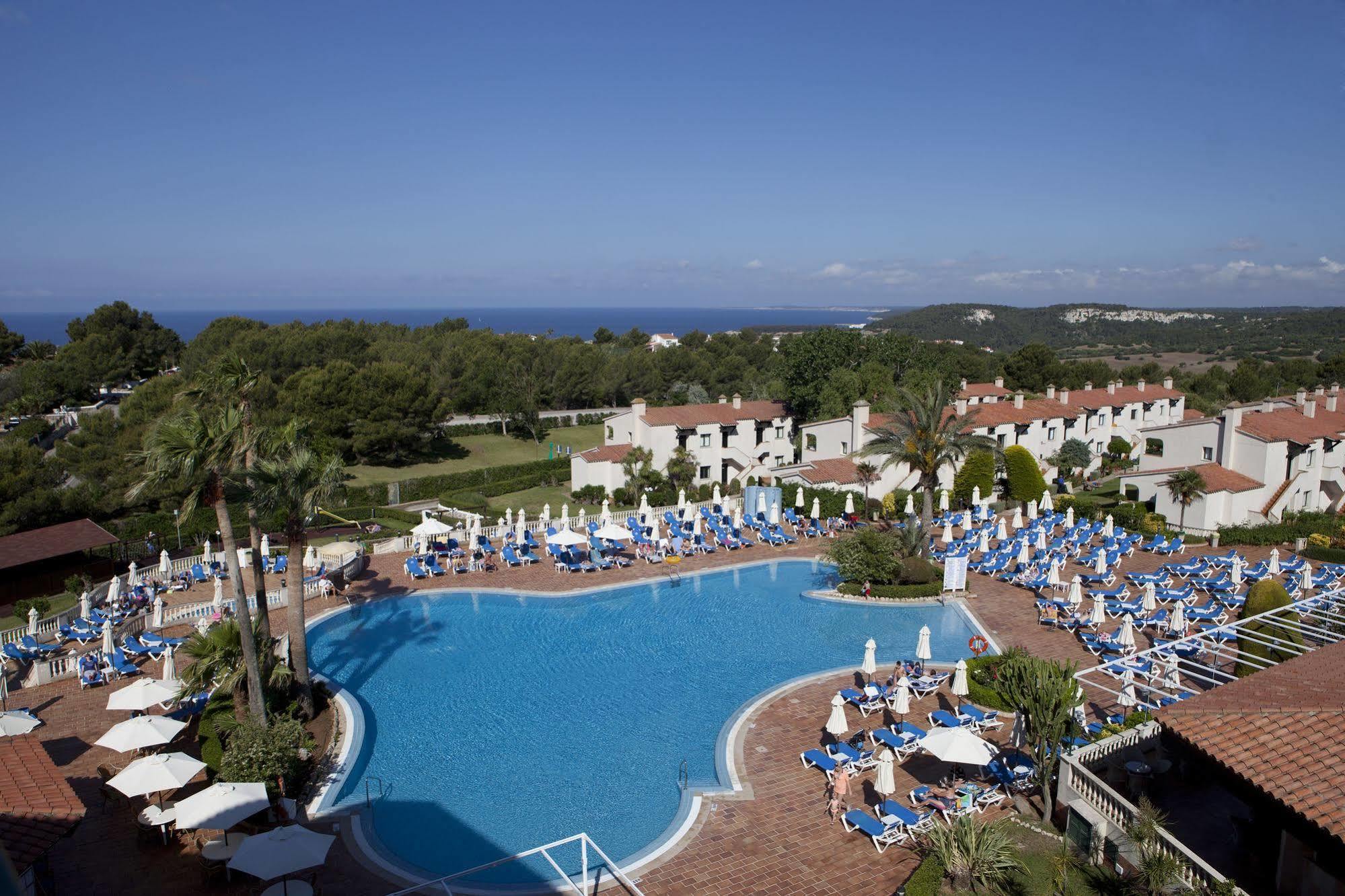 Son Bou Apartments Bagian luar foto