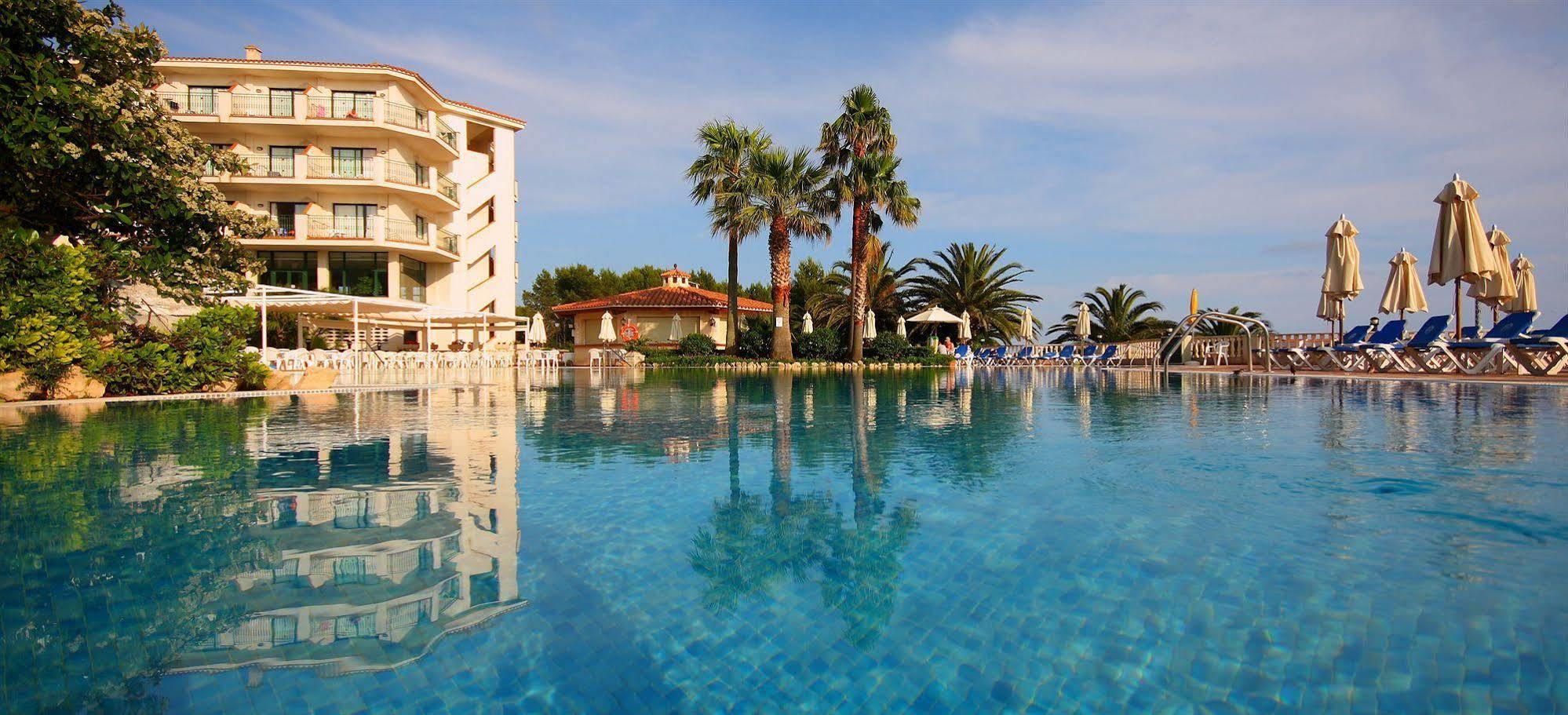 Son Bou Apartments Bagian luar foto