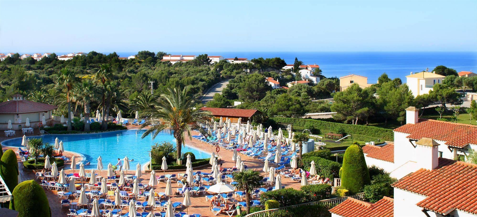 Son Bou Apartments Bagian luar foto