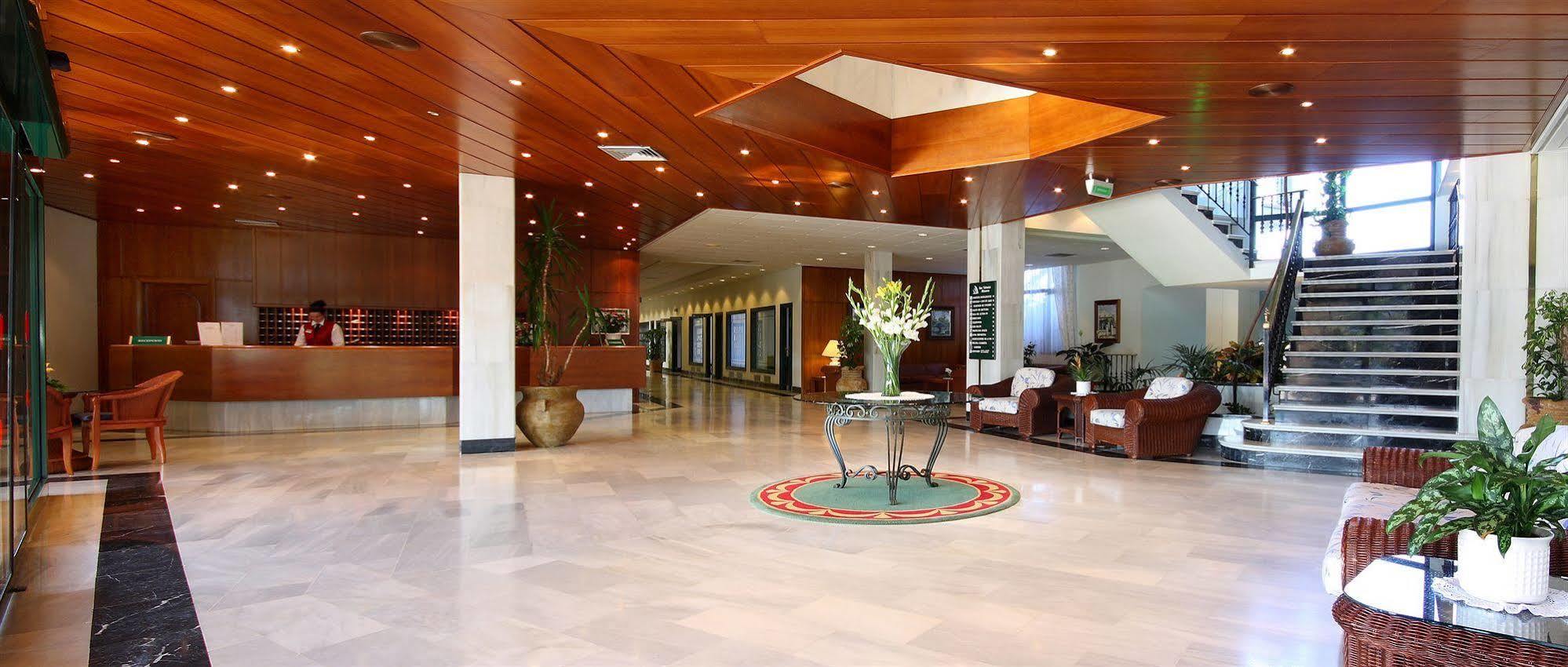 Son Bou Apartments Bagian luar foto